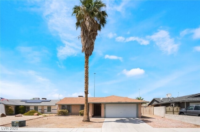 property at 4208 N Fox Point Dr
