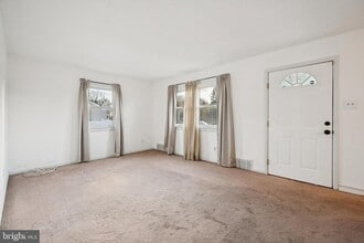 610 Lee Ave in Beverly, NJ - Building Photo - Building Photo