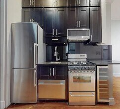 210 E 25th St in New York, NY - Building Photo - Building Photo
