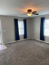 104 Oak Ave in Dickson, TN - Foto de edificio - Building Photo