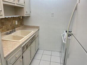 101 NW 204th St in Miami Gardens, FL - Building Photo - Building Photo