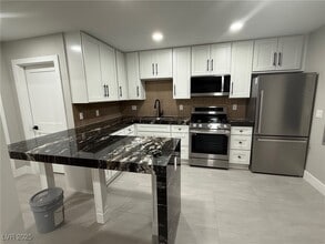 2528 Tournament St in Las Vegas, NV - Building Photo - Building Photo
