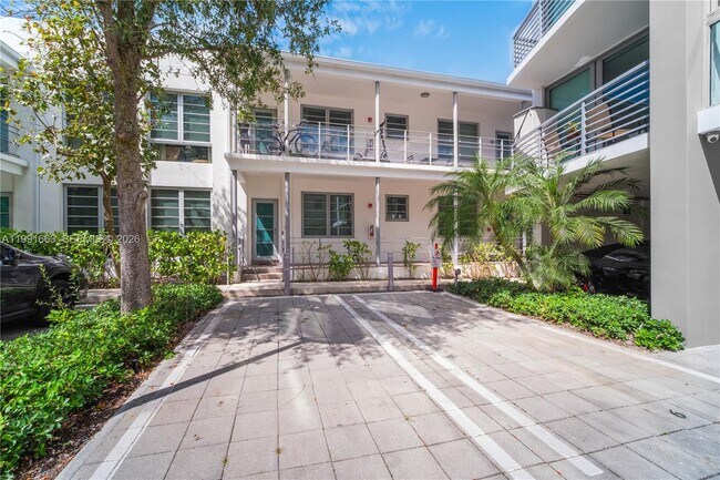 2031 Meridian Ave in Miami Beach, FL - Building Photo - Building Photo