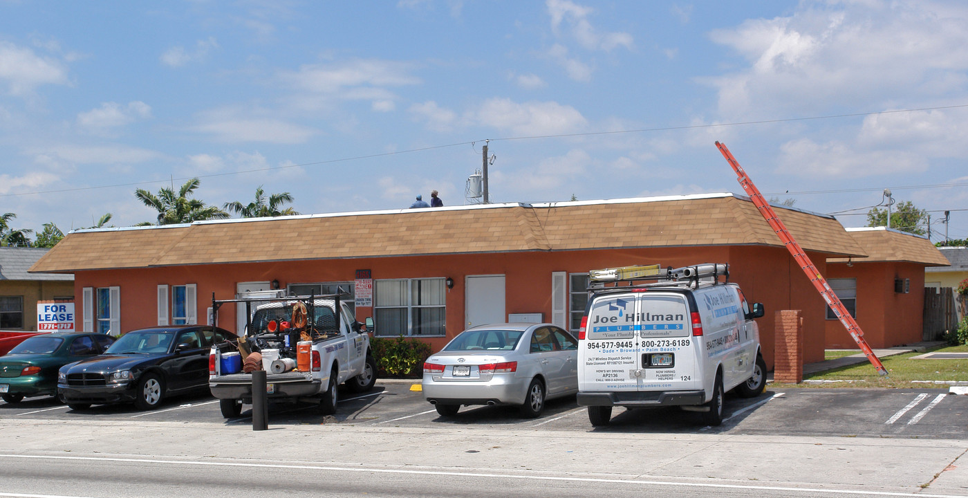 4165 NW 31st Ave in Lauderdale Lakes, FL - Building Photo