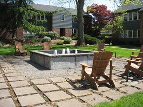 235 NE 61st Ave in Portland, OR - Building Photo - Building Photo