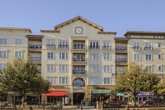 Lofts at Watters Creek Apartments in Allen, TX - Foto de edificio - Building Photo