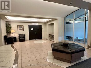 900-2900 Dynes Rd in Ottawa, ON - Building Photo - Building Photo