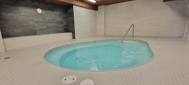 The Ogilvie Towers in Ottawa, ON - Building Photo - Building Photo