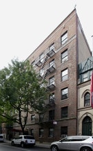 414-420 W 44th St in New York, NY - Foto de edificio - Building Photo