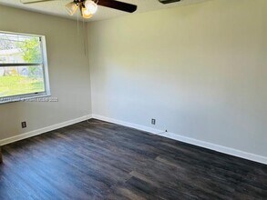 851 SW 9th St in Hallandale Beach, FL - Building Photo - Building Photo