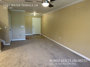 1507 Water Terrace Ln in Brandon, FL - Building Photo - Building Photo
