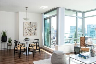 Bayshore Outlook in Vancouver, BC - Building Photo - Building Photo