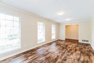 132 4th Plaza in Pleasant Grove, AL - Building Photo - Building Photo
