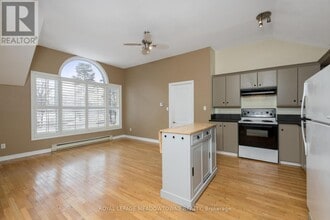 12 Station St in Erin, ON - Building Photo - Building Photo