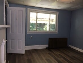 38 Greeley St, Unit Apt 2 in Pittsburgh, PA - Foto de edificio - Building Photo