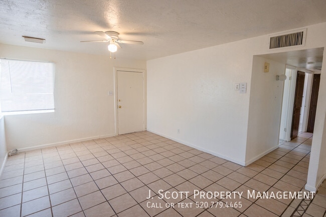 6134 W Cavalier Dr in Glendale, AZ - Building Photo - Building Photo
