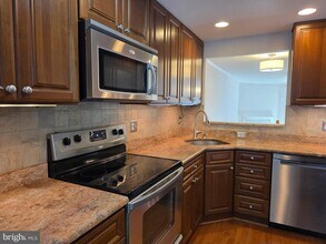 5831 Norham Dr in Alexandria, VA - Building Photo - Building Photo