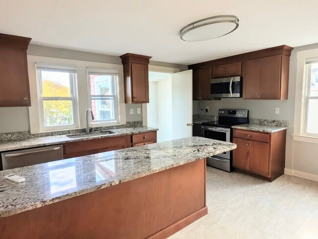 245 Main St, Unit 2