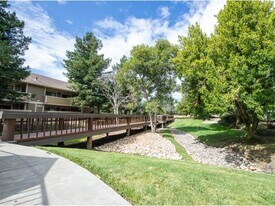 Oak Creek in Petaluma, CA - Building Photo