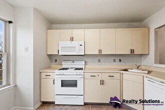 454 Atlanta Court in Washington Township, NJ - Building Photo - Building Photo