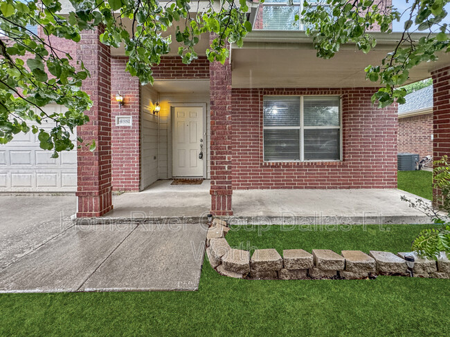 4881 Trail Hollow Dr in Fort Worth, TX - Building Photo - Building Photo