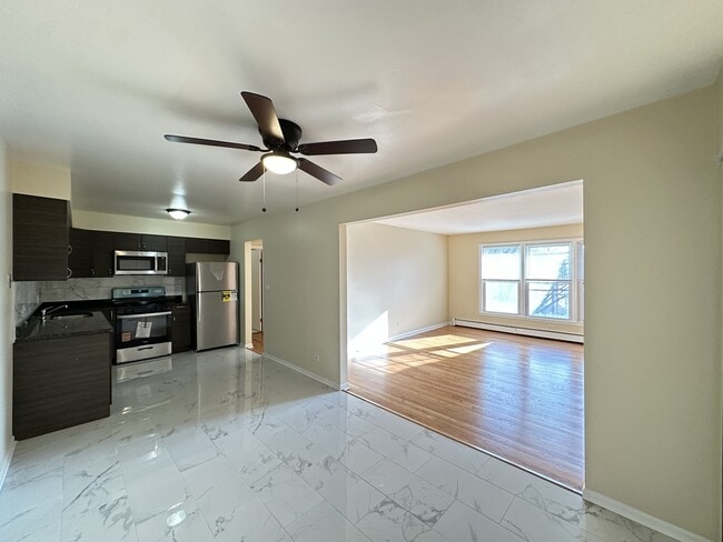 627 N Lincoln Ave, Unit J01P