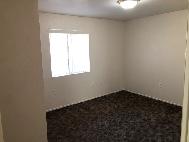 349 E Hamilton Ave in El Centro, CA - Building Photo - Building Photo