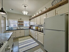 145 N Sycamore Ave in Los Angeles, CA - Building Photo - Building Photo