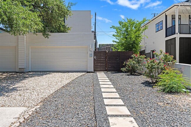 2411 Euclid Ave in Austin, TX - Building Photo - Building Photo