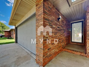 1148 W McGee St in Springfield, MO - Foto de edificio - Building Photo