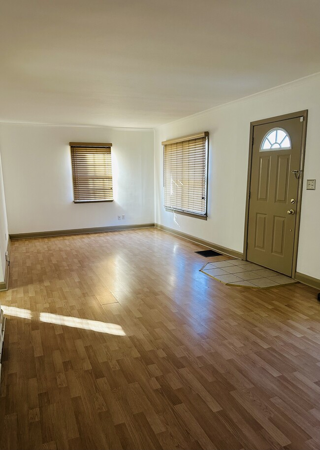 3451 Broadway in Rockford, IL - Foto de edificio - Building Photo