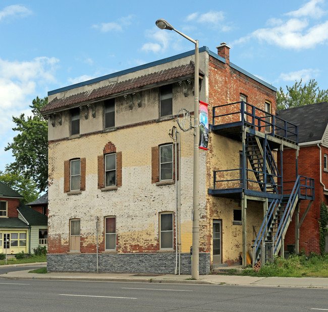 67 Strathcona Ave S in Hamilton, ON - Building Photo - Primary Photo