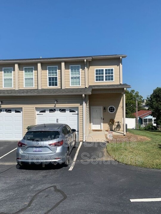 307 Skiles Heights in Thomasville, NC - Building Photo