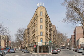 Marie Antionette Arms in Bronx, NY - Building Photo - Building Photo