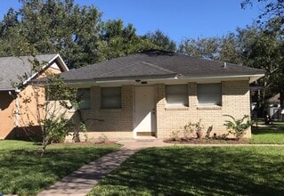 1127-1127 MacArthur St in Rosenberg, TX - Building Photo - Building Photo