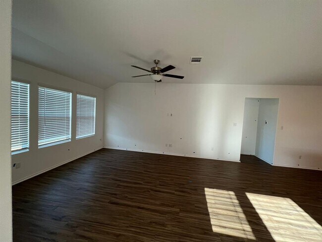 509 Golden Plains Pkwy in Hutto, TX - Building Photo - Building Photo