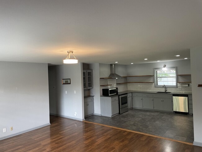 902 NW 11th St in Bentonville, AR - Building Photo - Building Photo