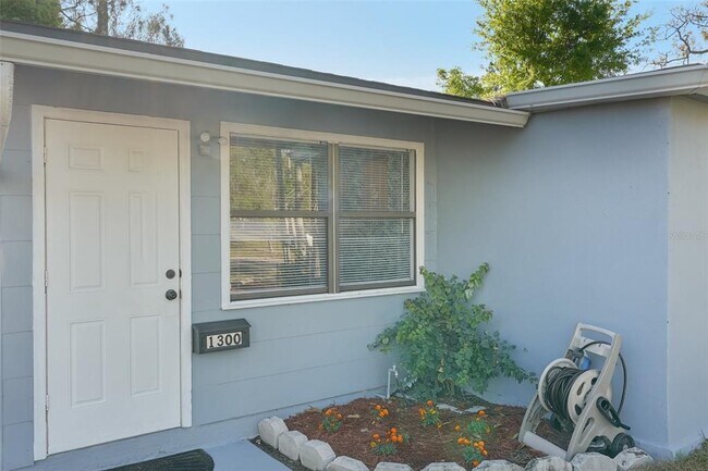1300 37th St S in St. Petersburg, FL - Building Photo - Building Photo
