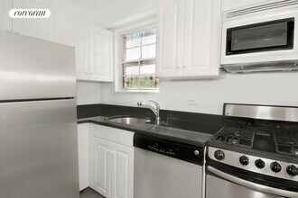 230 E 79th St in New York, NY - Building Photo - Building Photo