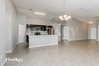 3959 SW Halcomb St in Port St. Lucie, FL - Building Photo - Building Photo