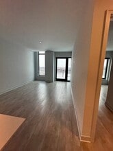 1025 W Addison St in Chicago, IL - Foto de edificio - Building Photo