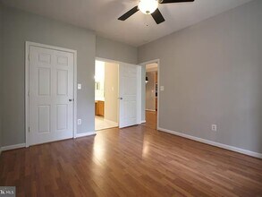 46602 Ellicott Sq, Unit 103 in Potomac Falls, VA - Building Photo - Building Photo