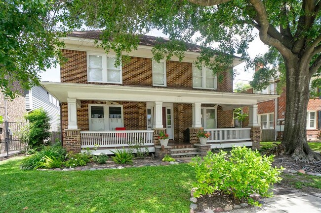 property at 1636 Bonnie Brae St