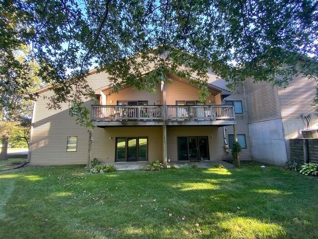 49 Arbor Hill Cir in Iowa City, IA - Building Photo - Building Photo