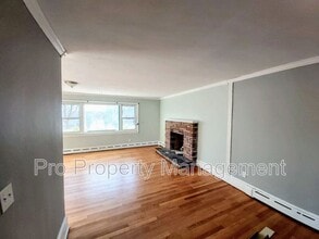 280 Mapleridge Dr in Waterbury, CT - Building Photo - Building Photo