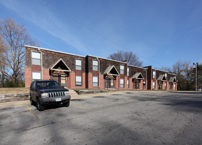 Woodbridge Apartments in Kansas City, MO - Foto de edificio - Building Photo