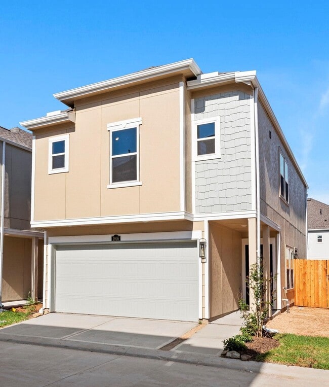 property at 1916 Huntly Chase Dr