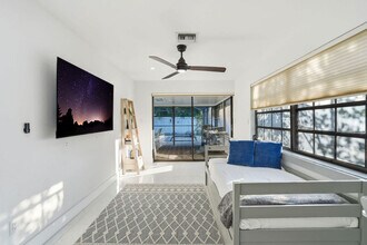 208 Erie Dr in Naples, FL - Building Photo - Building Photo