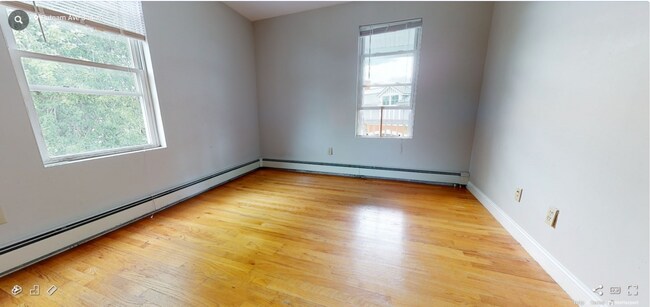 344 Putnam Ave, Unit 2 in Cambridge, MA - Foto de edificio - Building Photo
