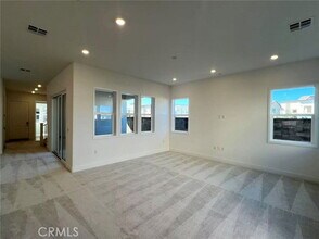 410 Clipper in Irvine, CA - Building Photo - Building Photo